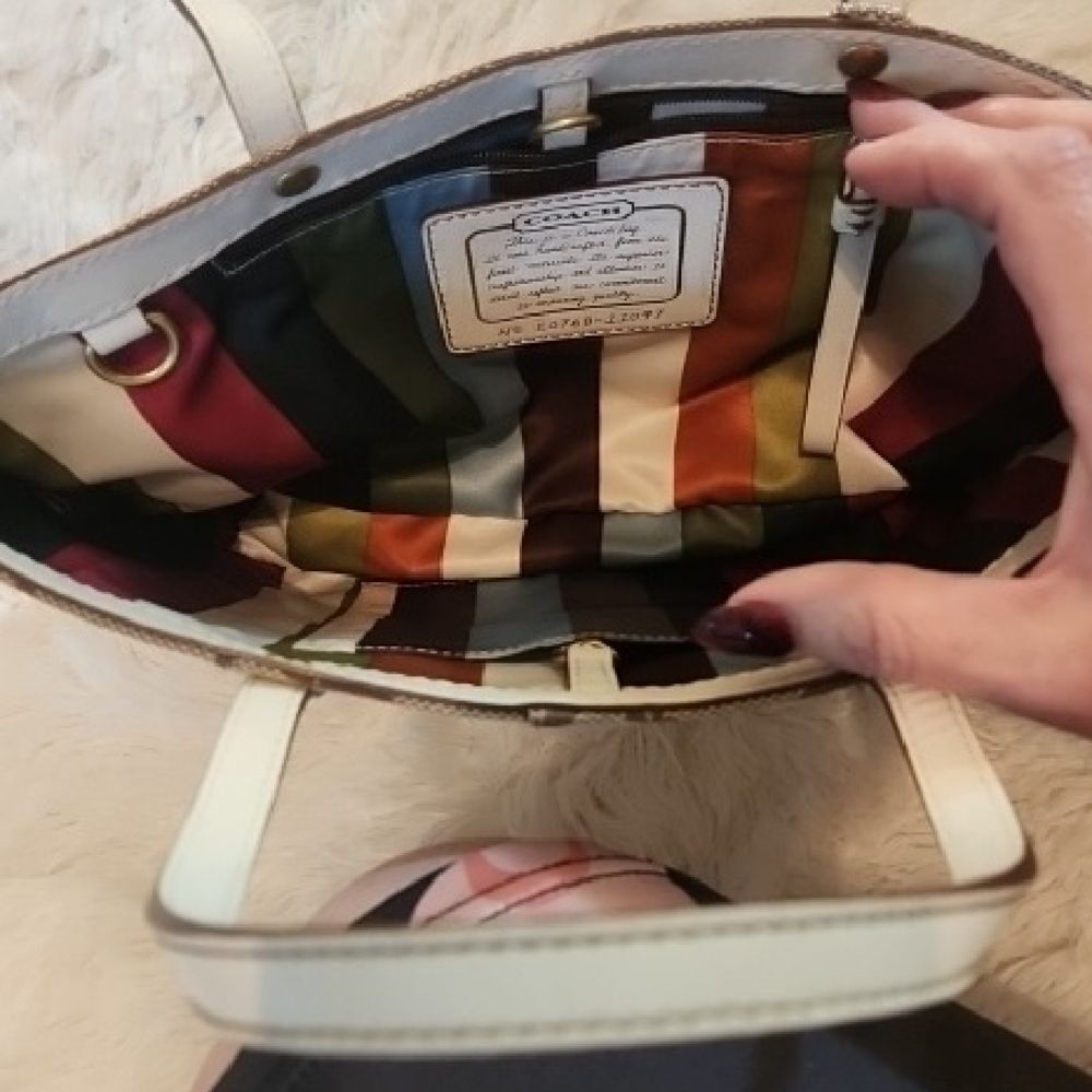 Coach Tote With Legacy Interior - Picture 3 of 9